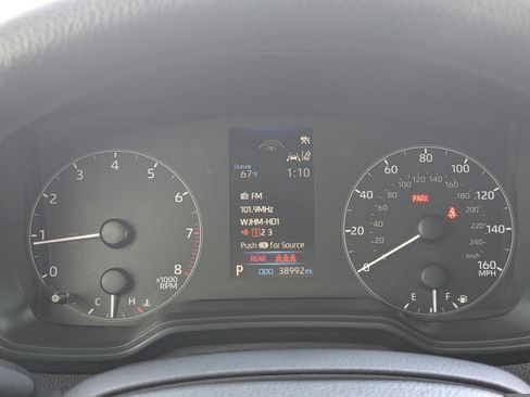 Used 2023 Toyota Corolla LE image 28