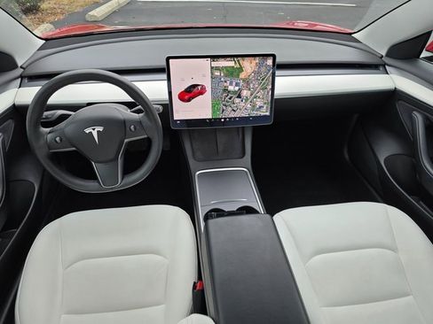 Used 2021 Tesla Model 3 Standard Range Plus image 2