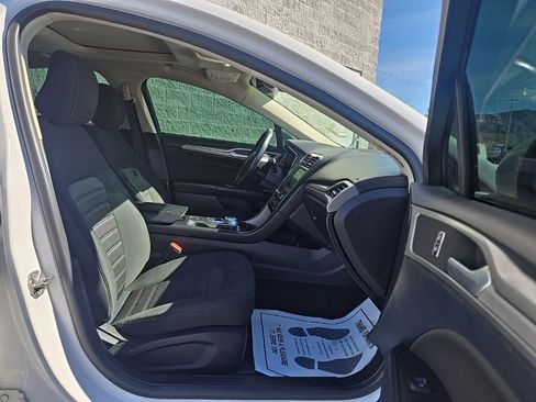 Used 2020 Ford Fusion SE image 42