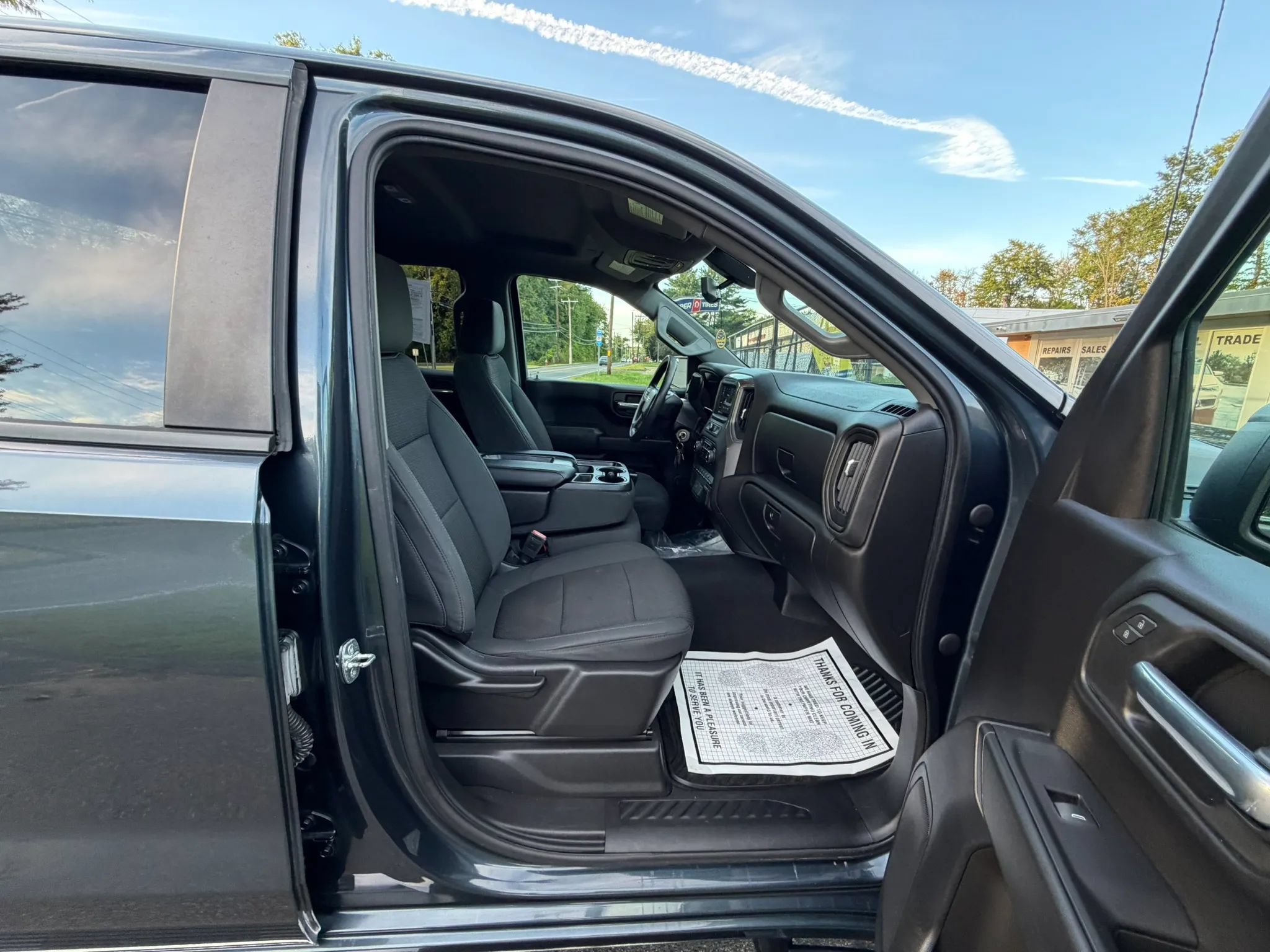 Used 2020 Chevrolet Silverado 1500 Custom w/ Custom Value Package AWD/4WD image 13