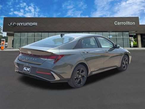 New 2026 Hyundai Elantra SEL Sport FWD image 6