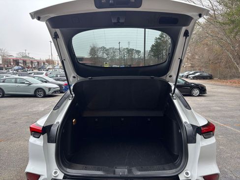 Used 2025 Buick Envista Sport Touring image 31