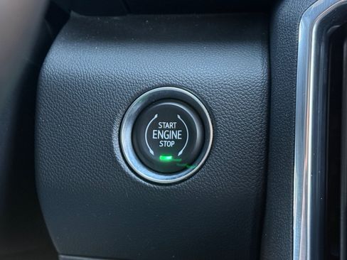 Used 2025 GMC Acadia Elevation image 23