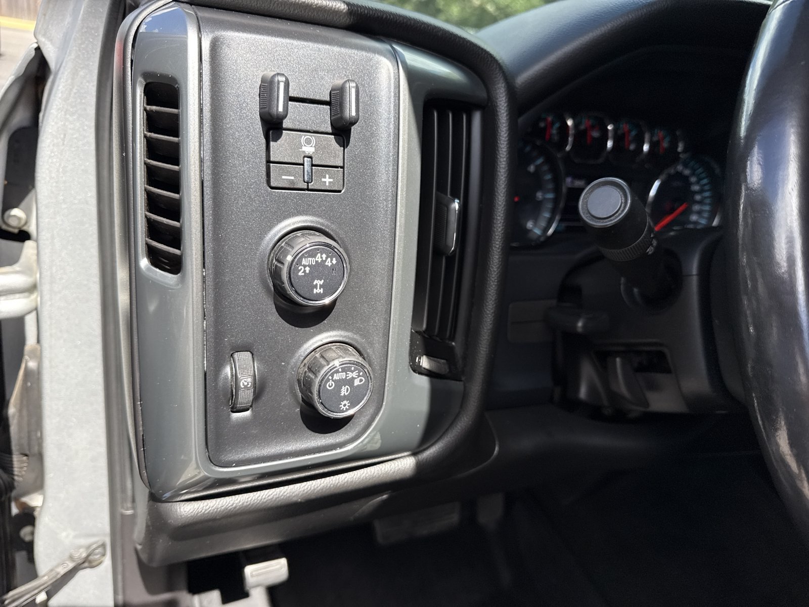 Used 2017 Chevrolet Silverado 1500 LT w/ All Star Edition AWD/4WD image 15