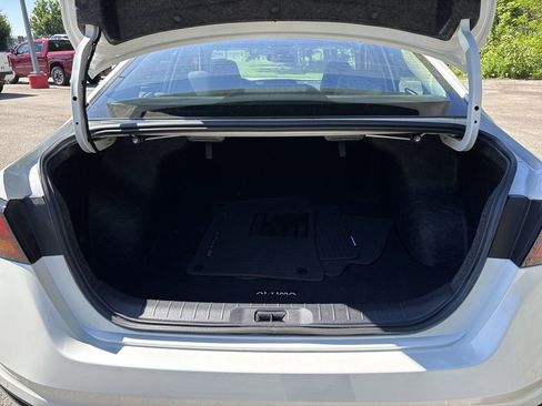 Certified 2025 Nissan Altima 2.5 SR FWD image 15