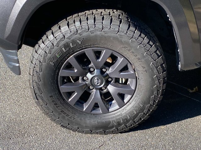 Used 2023 Toyota Tacoma SR5 w/ Technology Package RWD image 6