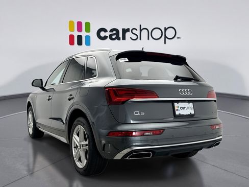 Used 2024 Audi Q5 e Premium w/ Convenience Package image 3