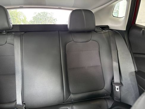 Used 2025 Chevrolet Trax LT w/ LT Convenience Package FWD image 37