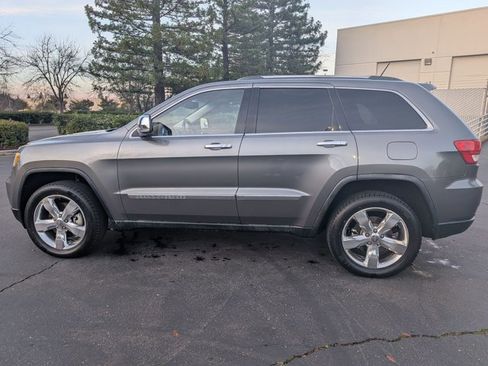 Used 2011 Jeep Grand Cherokee Overland Summit image 9