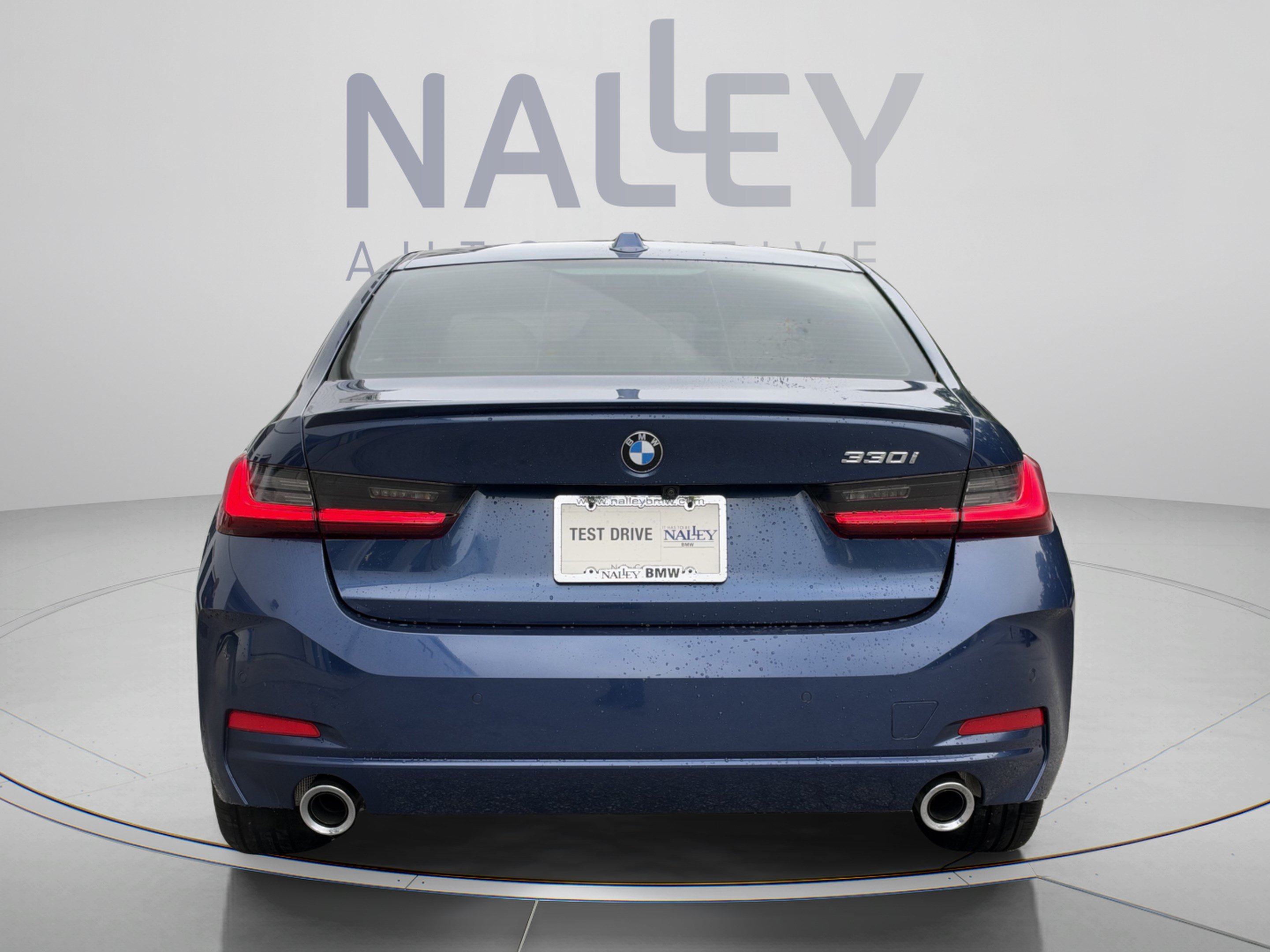 Used 2024 BMW 330i Sedan w/ Convenience Package RWD image 3