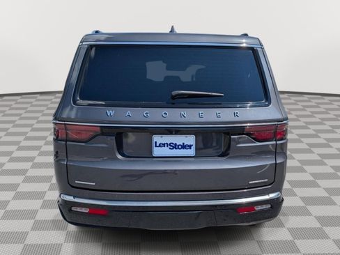 Used 2022 Jeep Wagoneer Series III AWD/4WD image 4