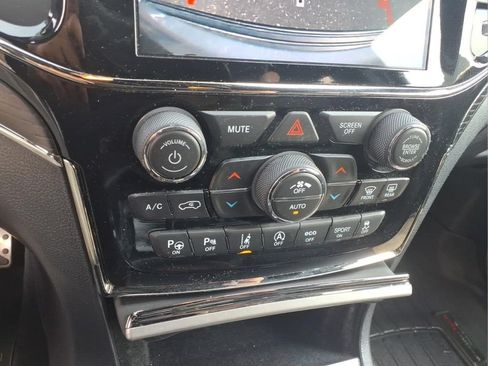 Used 2020 Jeep Grand Cherokee High Altitude AWD/4WD image 10