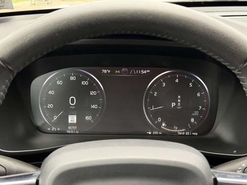 Used 2020 Volvo XC40 T5 Momentum w/ Protection Package Premier AWD/4WD image 11