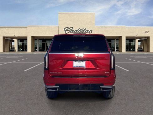 Used 2024 Cadillac Escalade Premium Luxury w/ Performance Package image 6