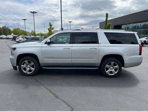 Used 2020 Chevrolet Suburban Premier AWD/4WD image 12