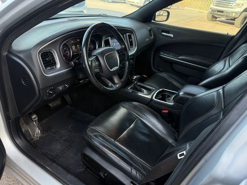 Used 2019 Dodge Charger SXT w/ Leather Interior Group RWD image 8