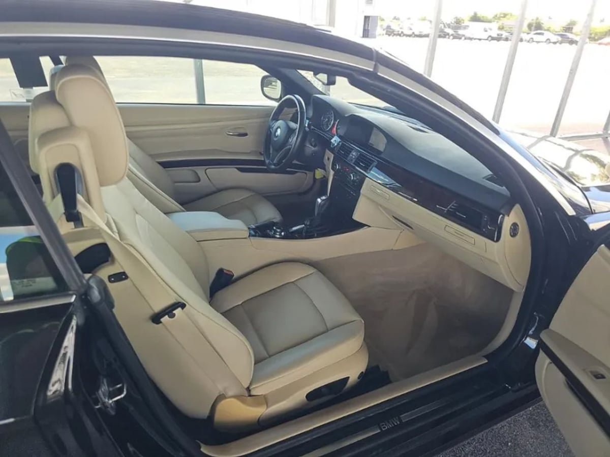 Used 2011 BMW 335i Convertible w/ Premium Pkg RWD image 7