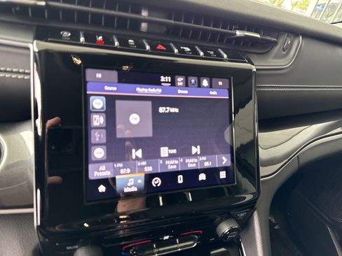 Used 2023 Jeep Grand Cherokee Limited image 22