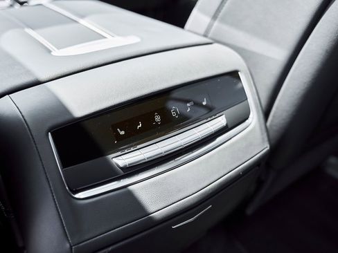 Used 2025 Cadillac Escalade ESV Sport AWD/4WD image 54