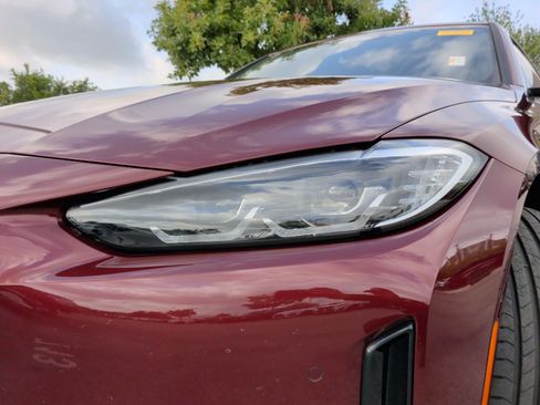 Certified 2023 BMW i4 eDrive35 RWD image 3