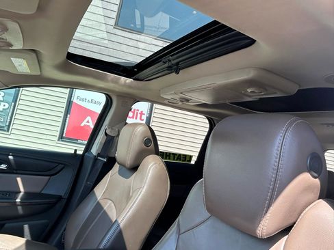 Used 2016 GMC Acadia SLT w/ Technology Package FWD image 20