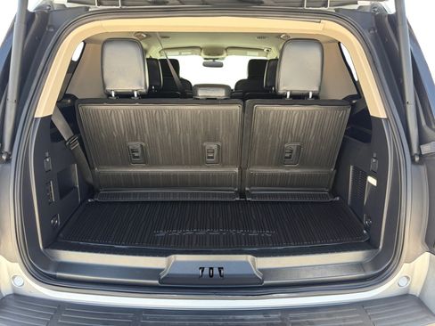 Used 2024 Ford Expedition XLT RWD image 23