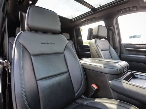 Used 2021 GMC Yukon XL Denali w/ Denali Premium Package AWD/4WD image 59
