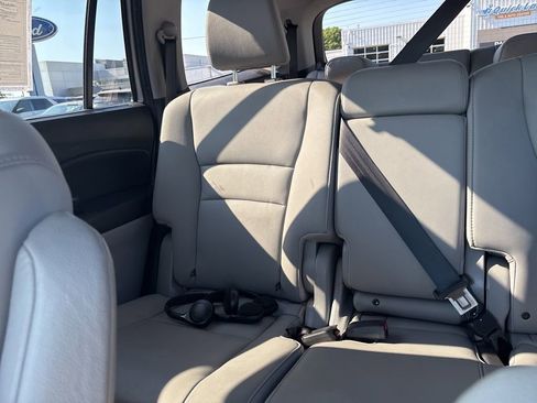 Used 2017 Honda Pilot Touring image 11
