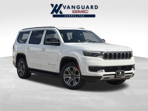 Used 2024 Jeep Wagoneer Series II w/ Flexible Seating Group RWD image 1