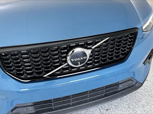 Used 2024 Volvo XC40 B5 Plus w/ Protection Package Premier AWD/4WD image 34