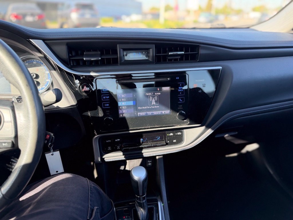 Used 2017 Toyota Corolla SE FWD image 9