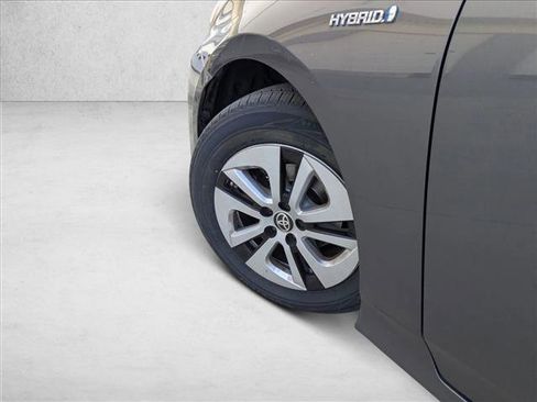 Used 2018 Toyota Prius Two image 10
