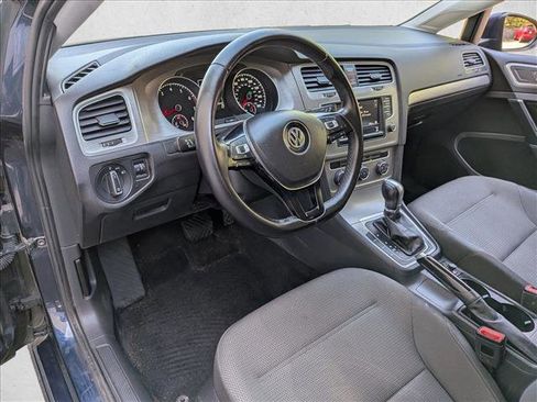 Used 2017 Volkswagen Golf SportWagen FWD image 10