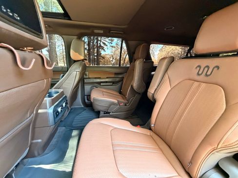 Used 2024 Ford Expedition Max King Ranch RWD image 14