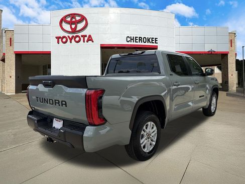 Used 2025 Toyota Tundra SR5 w/ SR5 Premium Package AWD/4WD image 5