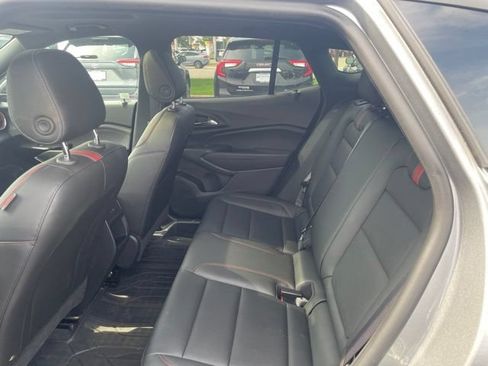 Used 2024 Chevrolet Trax RS w/ Sunroof Package FWD image 7