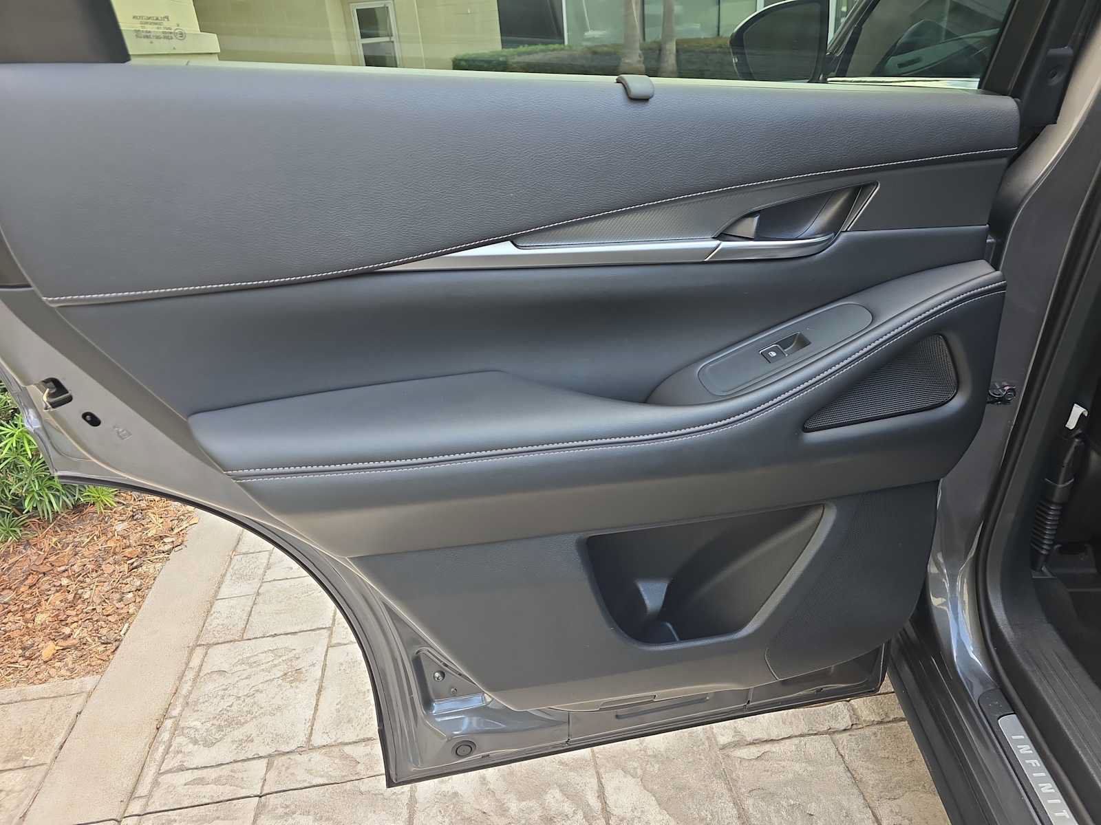 Certified 2023 INFINITI QX60 Luxe w/ Cargo Package FWD image 12
