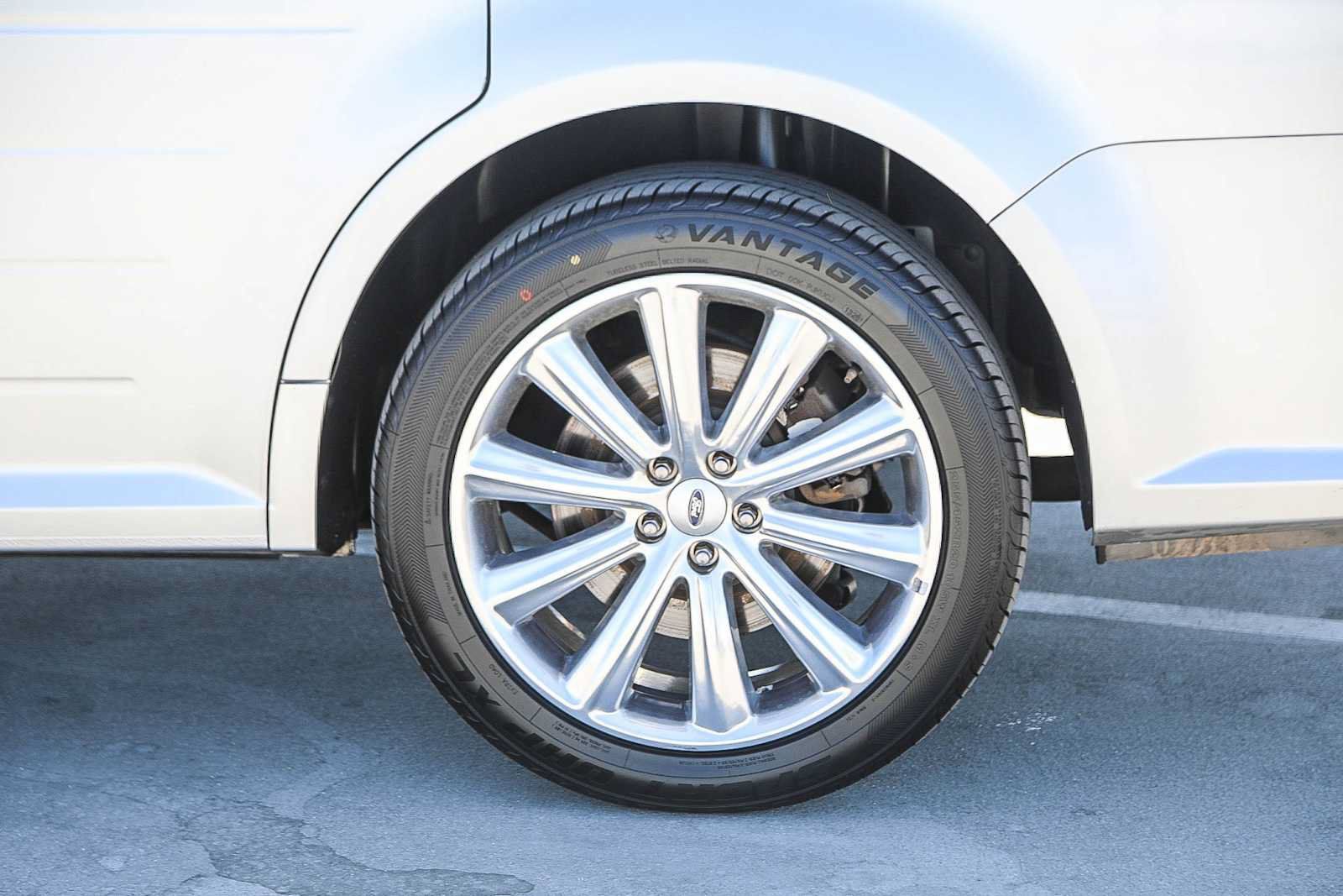 Used 2019 Ford Flex Limited AWD/4WD image 11