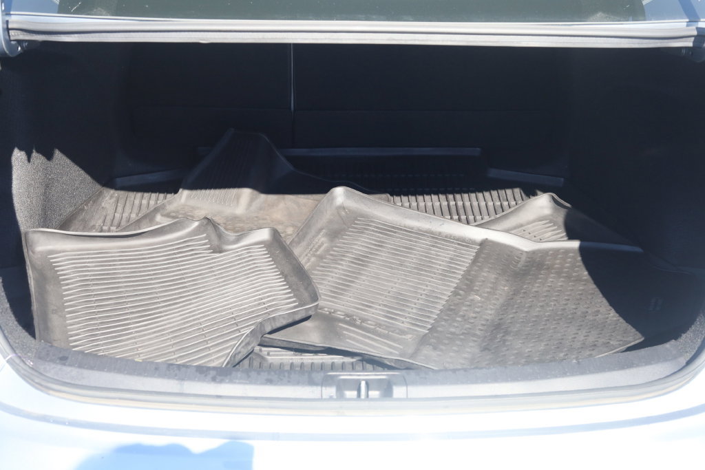 Used 2024 Toyota Corolla LE FWD image 30