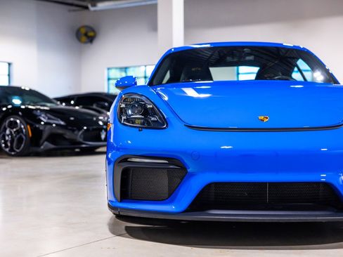 Used 2022 Porsche 718 Cayman GT4 RWD image 22
