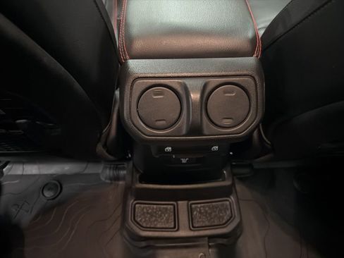 Used 2022 Jeep Wrangler Unlimited Rubicon w/ Cold Weather Group image 24