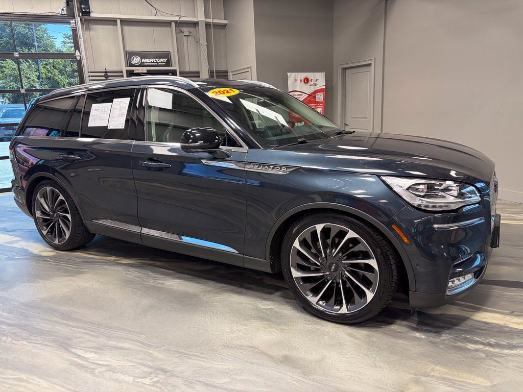 Used 2021 Lincoln Aviator Reserve w/ Equipment Group 202A AWD/4WD image 36