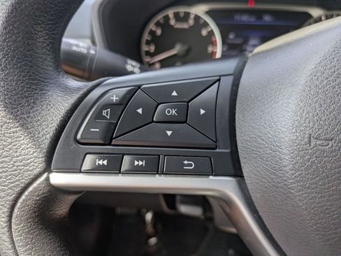 Used 2025 Nissan Altima 2.5 SV FWD image 17