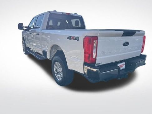 Used 2024 Ford F250 XLT image 3