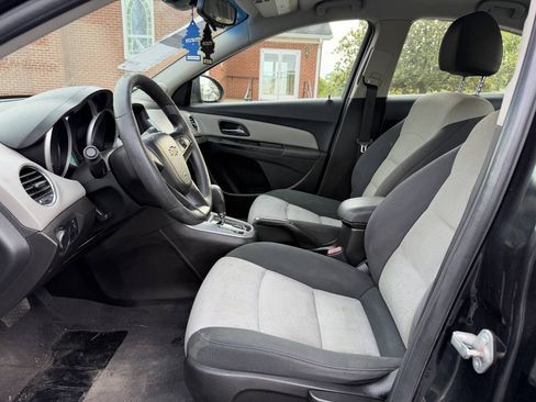 Used 2012 Chevrolet Cruze LS w/ Connectivity Package FWD image 9