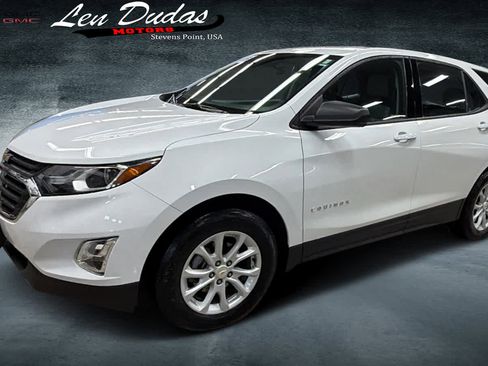 Used 2019 Chevrolet Equinox LS image 2