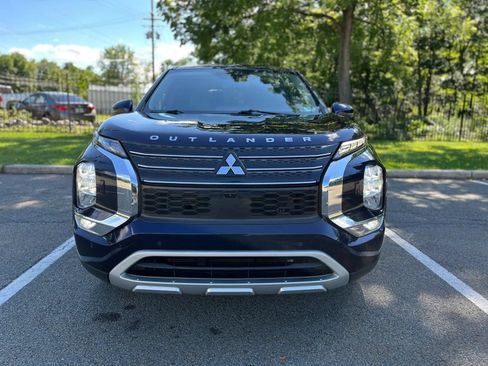 Used 2022 Mitsubishi Outlander SE AWD/4WD image 2