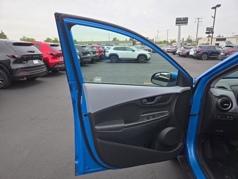 Used 2020 Hyundai Kona SE AWD/4WD image 11