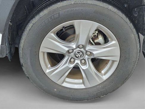 Used 2024 Toyota RAV4 XLE w/ Convenience Package FWD image 16