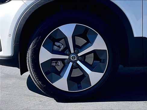 Used 2026 Volvo XC40 B5 Plus w/ Protection Package Premier image 11